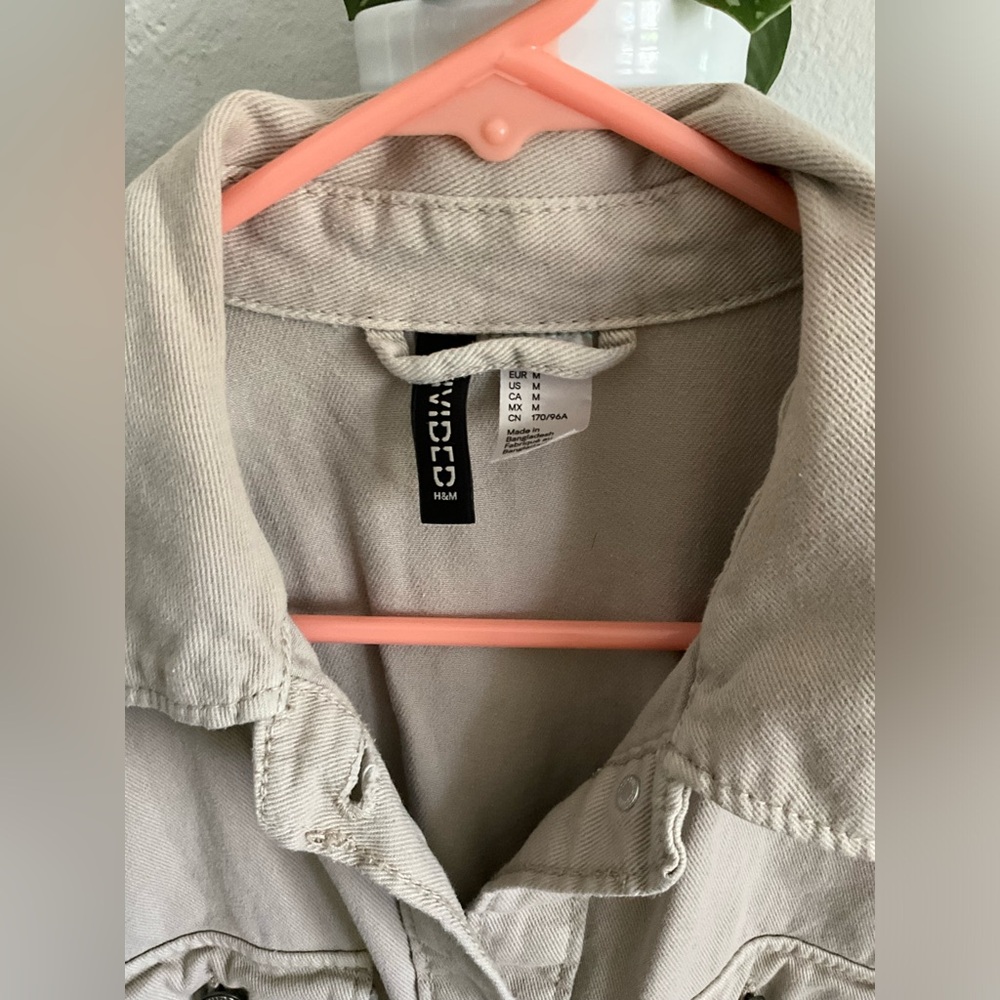 Oversized Utility Jacket - Picture 2 of 3